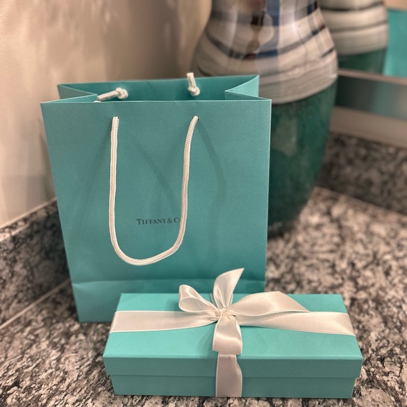 Tiffany smile bracelet - Picture 3 of 3